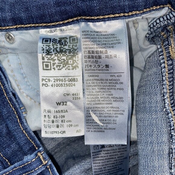 2 Levis Mid Length Shorts Womens 32 Blue/ Blue Washed - Picture 13 of 15